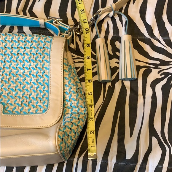 Leather Coach shoulder handbag and crossbody. - Picture 5 of 8